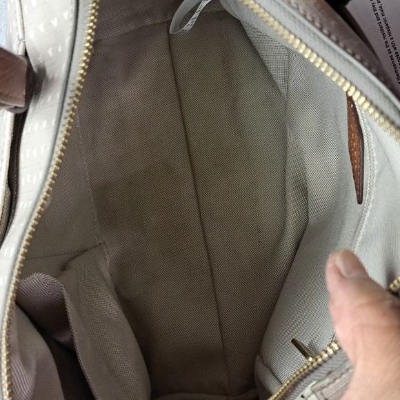 Fossil Rachel Satchel in a grey and white hearts pattern🖤🤍🩶 - Picture 13 of 16